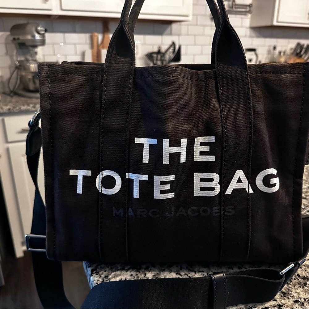 Marc Jacob’s The Tote Bag, Medium